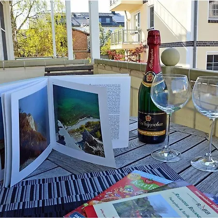 Rosa 2 Comfortable Glowe